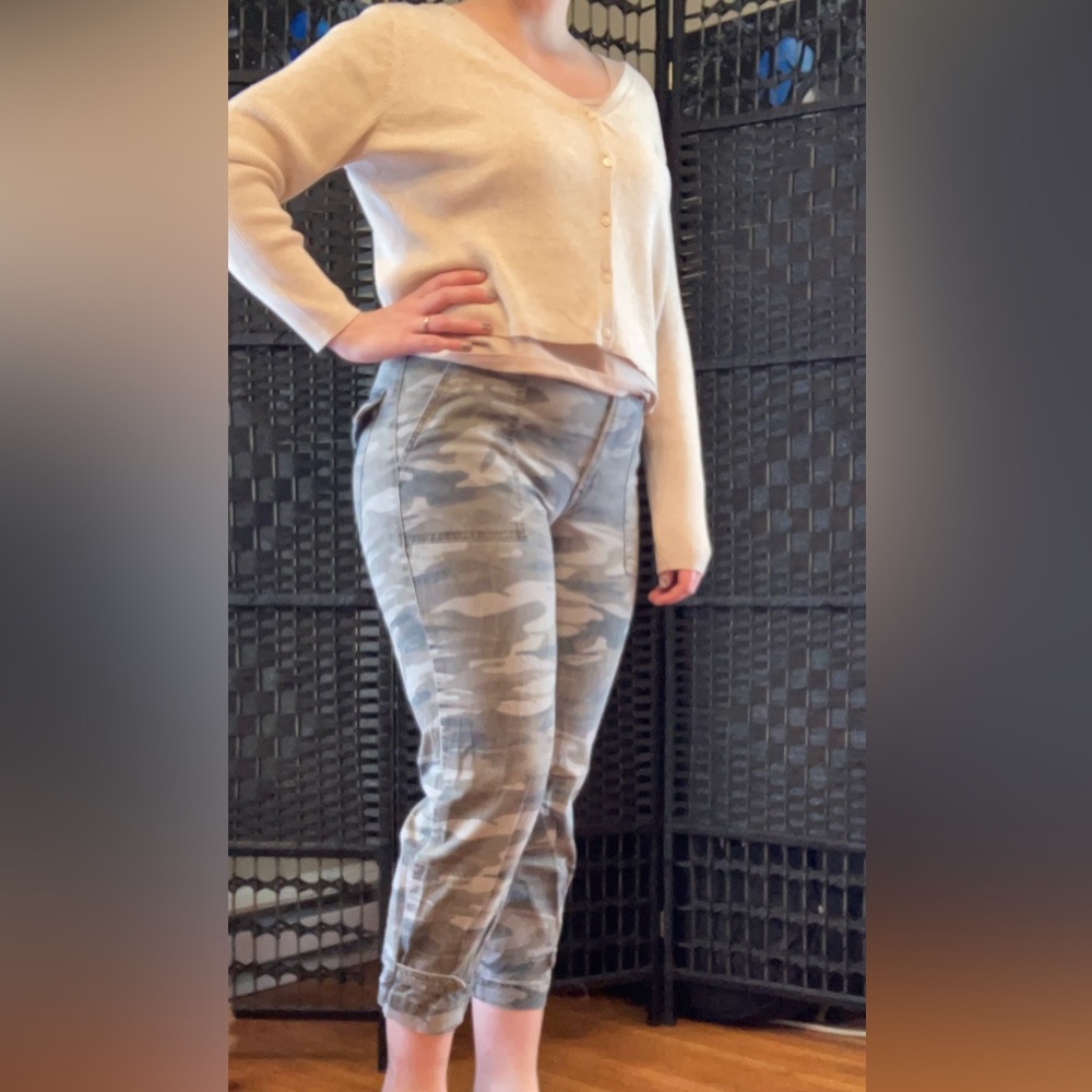 Express camo ankle pants